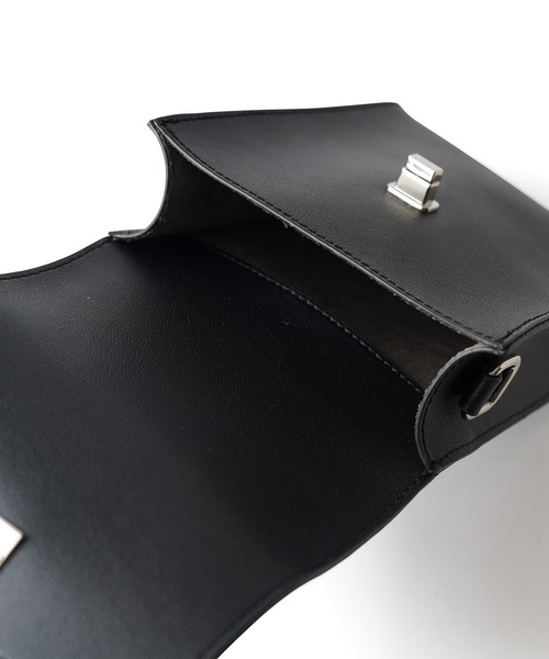 Subciety(サブサエティ)の「Faux leather mini shoulder bag(ショルダーバッグ・メンズ・ブラック・FREE)」の13枚目の写真