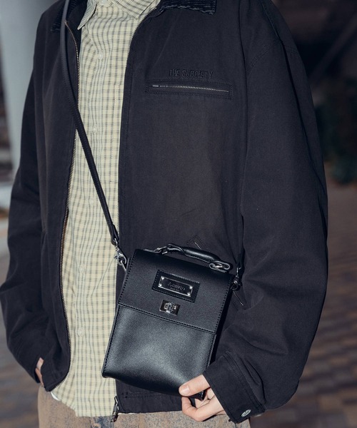 Subciety(サブサエティ)の「Faux leather mini shoulder bag(ショルダーバッグ・メンズ・ブラック・FREE)」の15枚目の写真