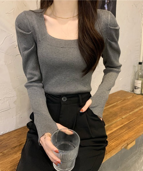Teem Store(チームストア)の「スクエアネック フィンガーホール リブ ニット(ニット/セーター・レディース・ブルー/ホワイト×ブラック/アイボリー/ライトブルー/ブラック/ホワイト/グレー・F)」の1枚目の写真