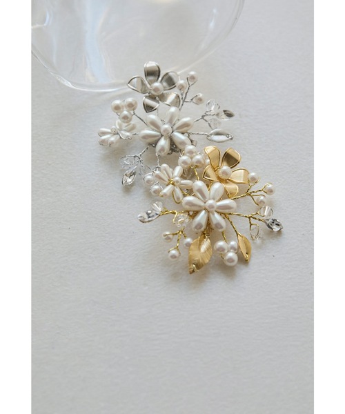 niana（ニアナ）の「メタルフラワーブローチ コサージュ フォーマル セレモニー 結婚式 二次会 謝恩会 入学式 卒業式 パーティー オケージョン（ブローチ/コサージュ・レディース・シルバー/ゴールド・FREE）」の2枚目の写真