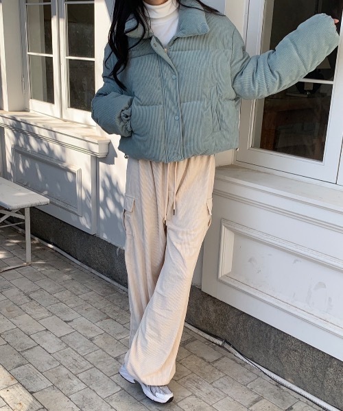 roomy（ルーミー）の「コーディロイ中綿ブルゾンショート（ブルゾン・レディース・アイボリー/ピンク/サックスブルー/ブラック・FREE）」の5枚目の写真