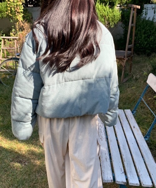 roomy（ルーミー）の「コーディロイ中綿ブルゾンショート（ブルゾン・レディース・アイボリー/ピンク/サックスブルー/ブラック・FREE）」の15枚目の写真