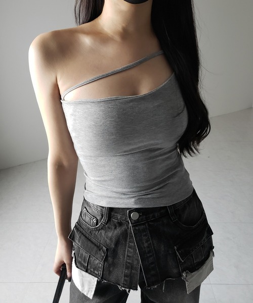 me+em select(ミームセレクト)の「【 3color / カップ付 】ラインストラップワンショルキャミソール / line strap one shoulder camisole(キャミソール・レディース・ホワイト/ブラック/グレー・FREE)」の17枚目の写真