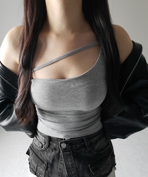 me+em select(ミームセレクト)の「【 3color / カップ付 】ラインストラップワンショルキャミソール / line strap one shoulder camisole(キャミソール・レディース・ホワイト/ブラック/グレー・FREE)」の19枚目の写真