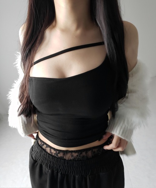 me+em select(ミームセレクト)の「【 3color / カップ付 】ラインストラップワンショルキャミソール / line strap one shoulder camisole(キャミソール・レディース・ホワイト/ブラック/グレー・FREE)」の6枚目の写真