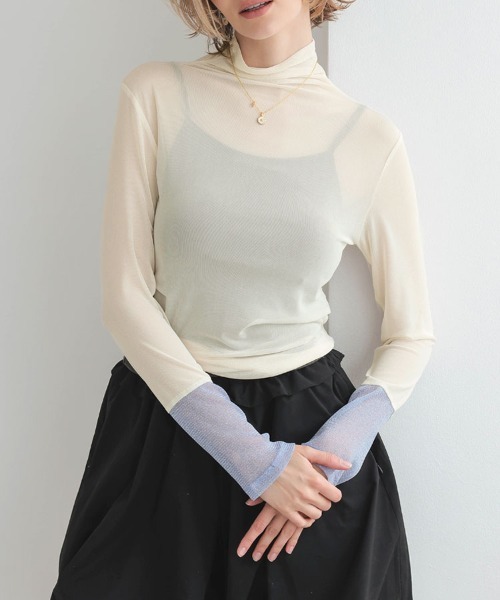 pufe(ピュフェ)の「【pufe】バイカラーシアートップス【ハイネック】(Tシャツ/カットソー・レディース・ブラック系その他/ブラック/アイボリー/ブルーグレー/ネイビー/ホワイト系その他・ONE)」の2枚目の写真