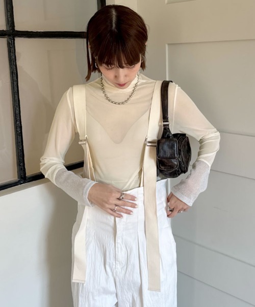 pufe(ピュフェ)の「【pufe】バイカラーシアートップス【ハイネック】(Tシャツ/カットソー・レディース・ブラック系その他/ブラック/アイボリー/ブルーグレー/ネイビー/ホワイト系その他・ONE)」の8枚目の写真