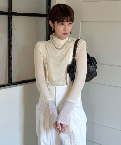 pufe(ピュフェ)の「【pufe】バイカラーシアートップス【ハイネック】(Tシャツ/カットソー・レディース・ブラック系その他/ブラック/アイボリー/ブルーグレー/ネイビー/ホワイト系その他・ONE)」の12枚目の写真