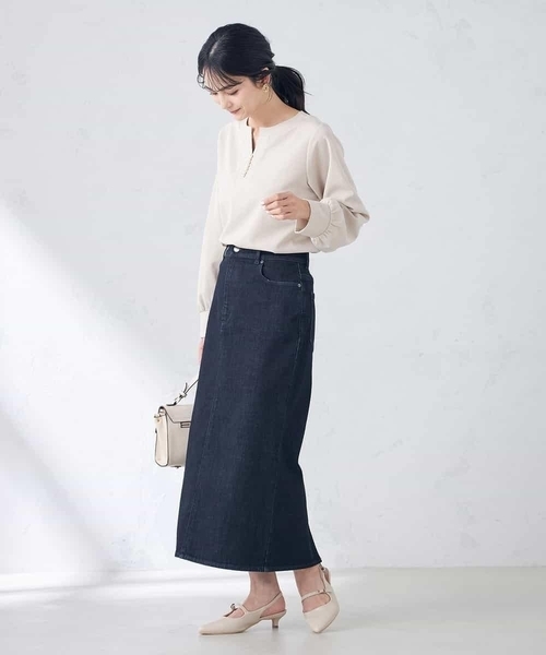 a.v.v(アーヴェヴェ)の「パール調付スリットネックトップス(Tシャツ/カットソー・レディース・ホワイト/ネイビー/グレー系その他・38/42/36/40)」の7枚目の写真