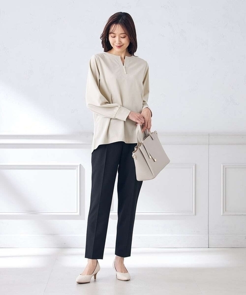 a.v.v(アーヴェヴェ)の「パール調付スリットネックトップス(Tシャツ/カットソー・レディース・ホワイト/ネイビー/グレー系その他・38/42/36/40)」の12枚目の写真