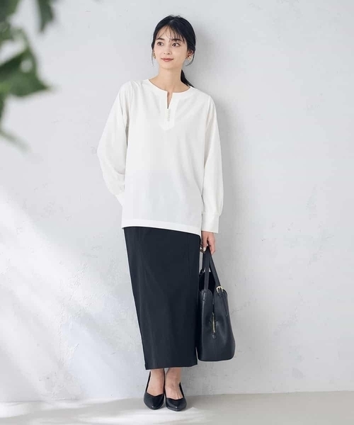 a.v.v(アーヴェヴェ)の「パール調付スリットネックトップス(Tシャツ/カットソー・レディース・ホワイト/ネイビー/グレー系その他・38/42/36/40)」の19枚目の写真