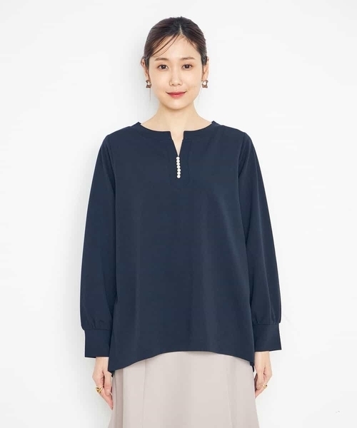 a.v.v(アーヴェヴェ)の「パール調付スリットネックトップス(Tシャツ/カットソー・レディース・ホワイト/ネイビー/グレー系その他・38/42/36/40)」の20枚目の写真
