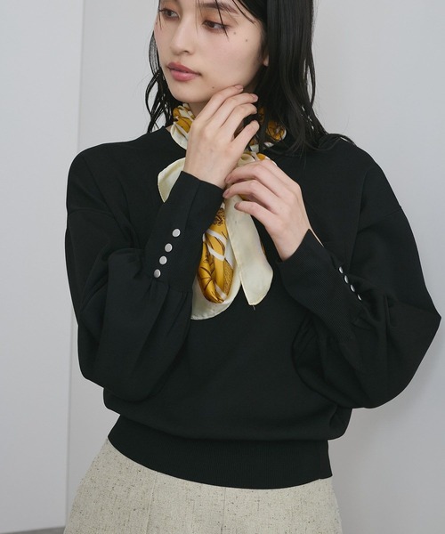 VIS（ビス）の「【洗える/アンチピリング】シルバー釦アクセントスリーブクルーネックニット（ニット/セーター・レディース・ブラック/ブルー系その他6/キナリ・FREE）」の9枚目の写真