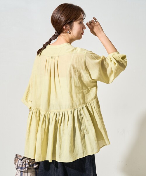 FREAK'S STORE（フリークスストア）の「限定展開　シアー ボイル フロントボタン ギャザー ブラウス（シャツ/ブラウス・レディース・ブラック/ライトグリーン/ブルー/オフホワイト/レッド/ベージュ・ﾌﾘ-）」の9枚目の写真