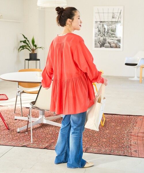 FREAK'S STORE（フリークスストア）の「限定展開　シアー ボイル フロントボタン ギャザー ブラウス（シャツ/ブラウス・レディース・ブラック/ライトグリーン/ブルー/オフホワイト/レッド/ベージュ・ﾌﾘ-）」の13枚目の写真