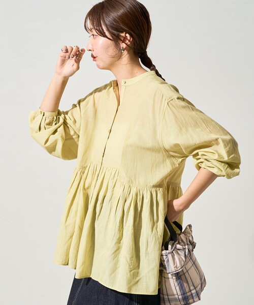 FREAK'S STORE（フリークスストア）の「限定展開　シアー ボイル フロントボタン ギャザー ブラウス（シャツ/ブラウス・レディース・ブラック/ライトグリーン/ブルー/オフホワイト/レッド/ベージュ・ﾌﾘ-）」の4枚目の写真