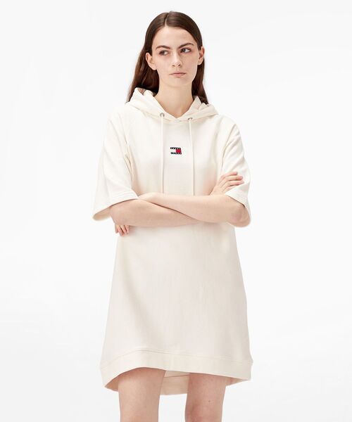 tommy jeans（トミー ジーンズ）の「クレストパーカーワンピース（ワンピース・レディース・ホワイト/ネイビー・X-SMALL/MEDIUM/SMALL）」の7枚目の写真