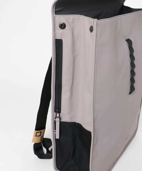 SENSE OF PLACE by URBAN RESEARCH（センスオブプレイスバイアーバンリサーチ）の「GASTON LUGA　Dash Backpack 16（バックパック/リュック・メンズ・グレー系その他・ONE）」の5枚目の写真