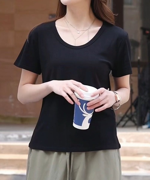 aimoha(アイモハ)の「シンプルベーシックTシャツ (SS)(Tシャツ/カットソー・レディース・ピンク/グリーン/ダークグレー/ホワイト/ベージュ/ブラック・FREE)」の3枚目の写真