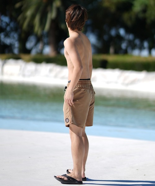 VOLCOM(ボルコム)の「VOLCOM/ボルコム 水陸両用/ユーティリティー/水着 ショーツ A2532404(水着・メンズ・スミクロ/コーラル/マスタード/ブラウン・S/M/L/XL)」の16枚目の写真