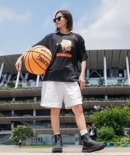 SPALDING(スポルディング)の「【SPALDING/スポルディング】Tシャツ スポンジ・ボブ ドリブル/スポンジボブコラボ吸水速乾UVカット半袖Tシャツ(Tシャツ/カットソー・メンズ・ホワイト/ブラック・MEDIUM/LARGE/X-LARGE)」の10枚目の写真