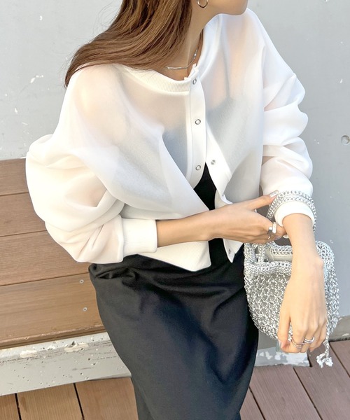 Futier land(フューティアランド)の「ボンディングシアーカーディガン / 前後2way(カーディガン/ボレロ・レディース・オフホワイト/ブラック・MEDIUM)」の19枚目の写真