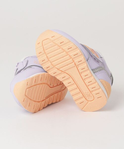 NEW BALANCE(ニューバランス)の「996(スニーカー・キッズ・グレー/ネイビー/パープル・12.5cm/14.0cm/16.5cm/14.5cm/15.5cm/13.5cm/15.0cm/16.0cm/13.0cm/12.0cm)」の12枚目の写真