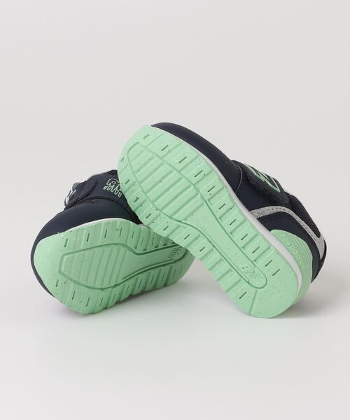 NEW BALANCE(ニューバランス)の「996(スニーカー・キッズ・グレー/ネイビー/パープル・12.5cm/14.0cm/16.5cm/14.5cm/15.5cm/13.5cm/15.0cm/16.0cm/13.0cm/12.0cm)」の9枚目の写真