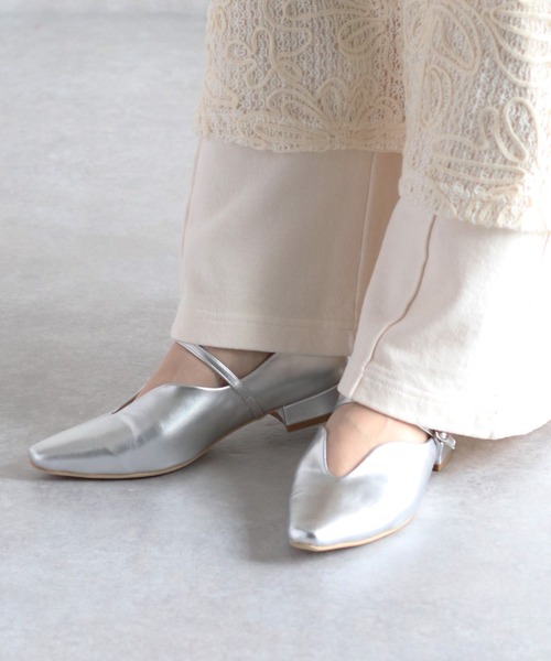 cepo（セポ）の「Ｕカットストラップパンプス（パンプス・レディース・ブラック/オフホワイト/シルバー・M/L）」の3枚目の写真