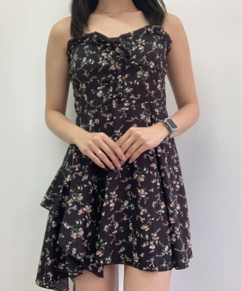 kirakiraShop（キラキラショップ）の「イレギュラーヘム 花柄 ミニワンピース（ワンピース・レディース・ブラック/ブラック系その他・FREE）」の9枚目の写真