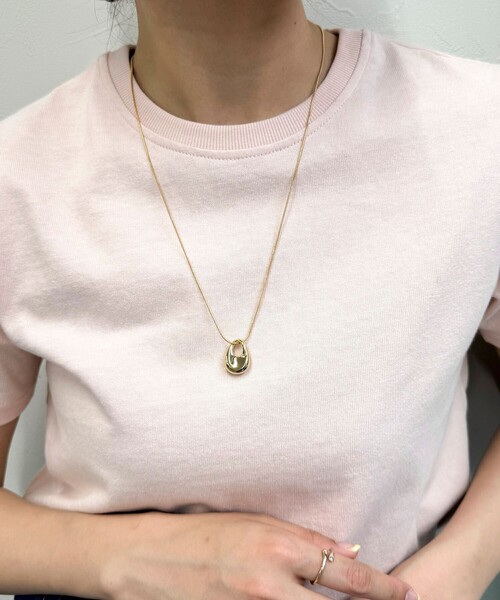 fredy emue（フレディエミュ）の「つぶしモチーフロングネックレス（ネックレス・レディース・シルバー/ゴールド・FREE）」の2枚目の写真