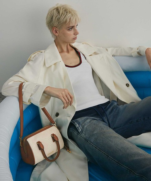 CHARLES & KEITH(チャールズ & キース)の「Everleigh エベルレイ ツートーンボウリングバッグ(トートバッグ・レディース・アッシュ・S)」の14枚目の写真