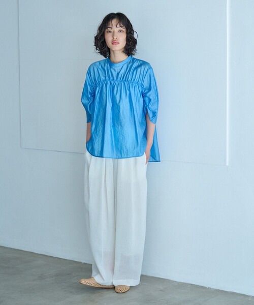 CAST:（キャストコロン）の「【1枚で着映える】ギャザーブラウス（シャツ/ブラウス・レディース・ブラック/ブルー系その他2/オフホワイト・M）」の7枚目の写真