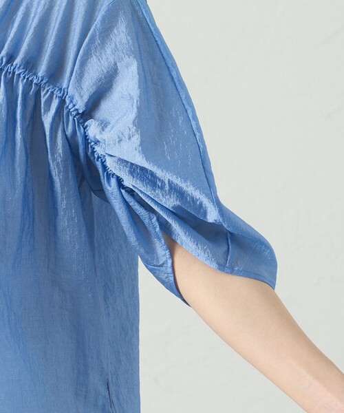 CAST:（キャストコロン）の「【1枚で着映える】ギャザーブラウス（シャツ/ブラウス・レディース・ブラック/ブルー系その他2/オフホワイト・M）」の13枚目の写真