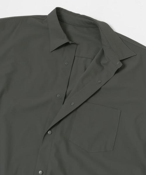 URBAN RESEARCH(アーバンリサーチ)の「FREEZY SNAP SHIRTS(シャツ/ブラウス・メンズ・ブラック/グリーン系その他・MEDIUM/LARGE)」の6枚目の写真