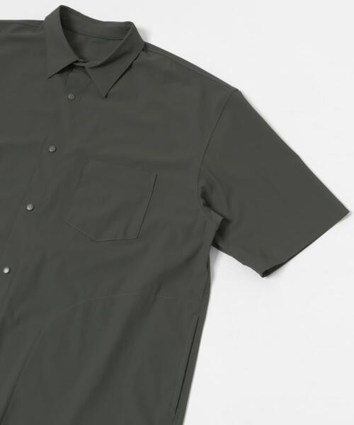 URBAN RESEARCH(アーバンリサーチ)の「FREEZY SNAP SHIRTS(シャツ/ブラウス・メンズ・ブラック/グリーン系その他・MEDIUM/LARGE)」の7枚目の写真