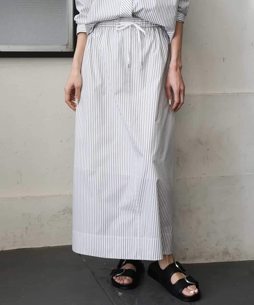 MICHEL KLEIN（ミッシェル・クラン）の「[セットアップ対応]ストライプストレートスカート（スカート・レディース・ダークインディゴブルー/ホワイト・38）」の2枚目の写真