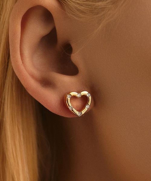 yu-ka(ユーカ)の「YU-KA:ハートデザインCZピアス Heart design zirconia pierce(ピアス(両耳用)・レディース・ゴールド・FREE)」の2枚目の写真