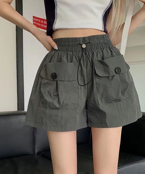Asterellivi(アステレリビ)の「ポケットショートカーゴパンツ(その他パンツ・レディース・ベージュ/ブラック/チャコールグレー・S/M/L)」の3枚目の写真