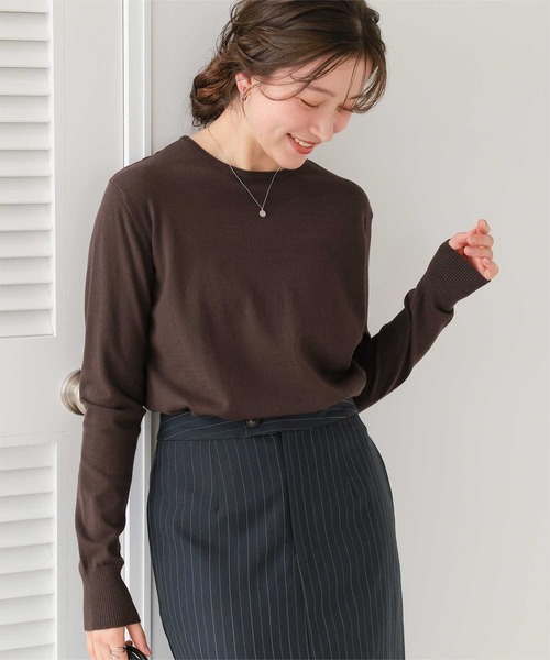 titivate(ティティベイト)の「なめらか手触りカシミヤタッチクルーネックニット(ニット/セーター・レディース・ネイビー/キャメル/ブラウン/レッド/ブラック/アイボリー/グレー・S/M/L)」の1枚目の写真
