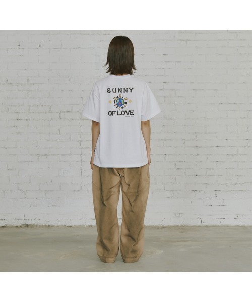 ROMANTIC CROWN(ロマンティッククラウン)の「A'GEM/9 × .kom 『ROMANTIC CROWN/ロマンティック クラウン』 SUNNY OF LOVE T-SHIRT/サニーオブラブ TEE(Tシャツ/カットソー・メンズ・ホワイト/ブラック・M)」の3枚目の写真