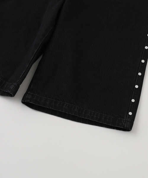 AFB(エーエフビー)の「AFB / エーエフビー STUDDED WIDE SHORTS(デニムパンツ・メンズ・ブラック/ブルー系その他・LARGE/MEDIUM)」の6枚目の写真
