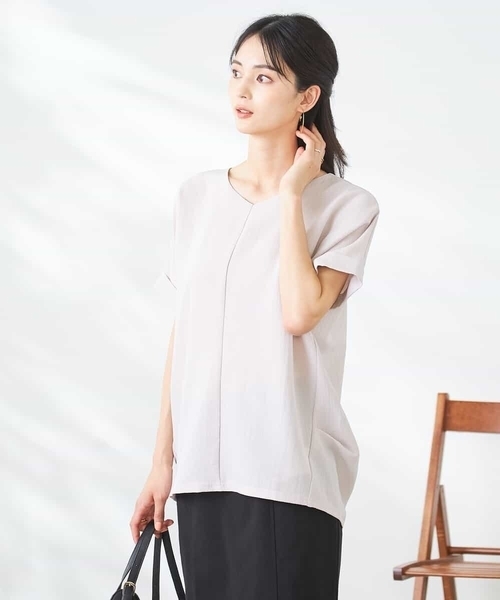 a.v.v(アーヴェヴェ)の「Vネックぽこぽこチュニック(Tシャツ/カットソー・レディース・ネイビー/グレー系その他/クリーム・36/38/40)」の1枚目の写真