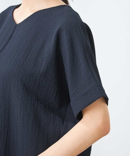 a.v.v(アーヴェヴェ)の「Vネックぽこぽこチュニック(Tシャツ/カットソー・レディース・ネイビー/グレー系その他/クリーム・36/38/40)」の5枚目の写真