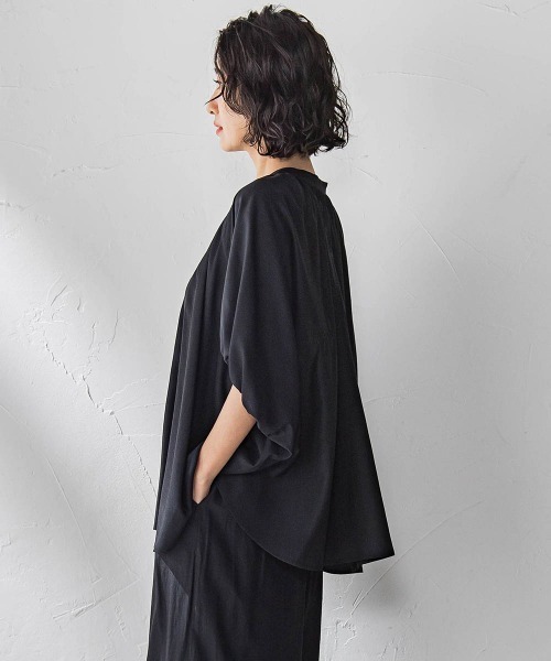 la.f…(ラエフ)の「【WEB限定】ドルマンギャザーブラウス≪手洗い可能≫(シャツ/ブラウス・レディース・ブラック/カーキ/ホワイト/ブルー・9号)」の22枚目の写真