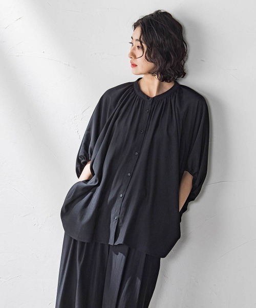 la.f…(ラエフ)の「【WEB限定】ドルマンギャザーブラウス≪手洗い可能≫(シャツ/ブラウス・レディース・ブラック/カーキ/ホワイト/ブルー・9号)」の20枚目の写真
