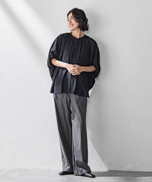 la.f…(ラエフ)の「【WEB限定】ドルマンギャザーブラウス≪手洗い可能≫(シャツ/ブラウス・レディース・ブラック/カーキ/ホワイト/ブルー・9号)」の6枚目の写真