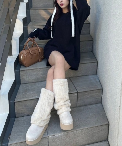 one after another NICE CLAUP（ワンアフターアナザーナイスクラップ）の「【新色追加】2wayフェイクムートンロングブーツ（ブーツ・レディース・オフホワイト/ライトベージュ/モカ・S/L/M）」の21枚目の写真