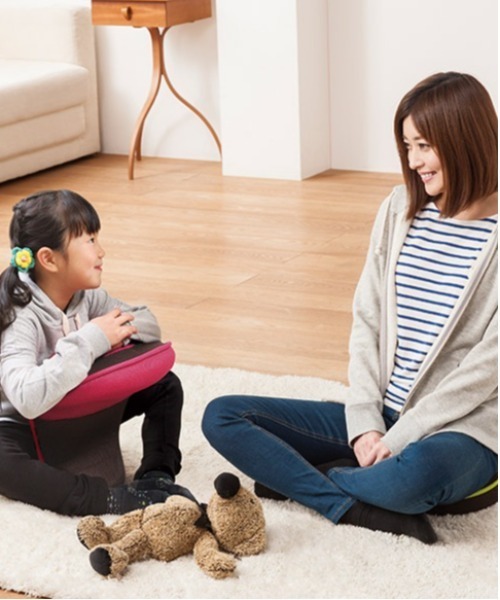 背筋がGUUUN 美姿勢座椅子 コンパクト（家具）｜BACKYARD FAMILY