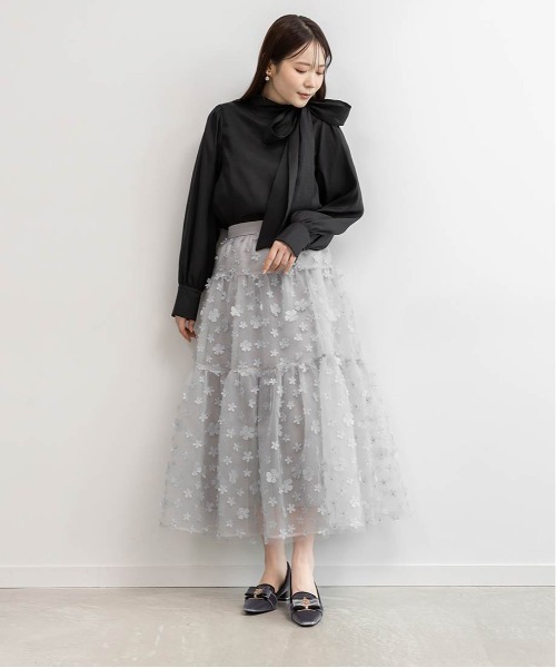 RANDA(ランダ)の「モノグラムリボンベロアローファー(ローファー・レディース・グレイッシュベージュ/ブラック/グレー・S/M/L/LL)」の19枚目の写真